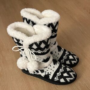 NEW JustFab Cozy Black and White Knit Women's fuzzy Boots